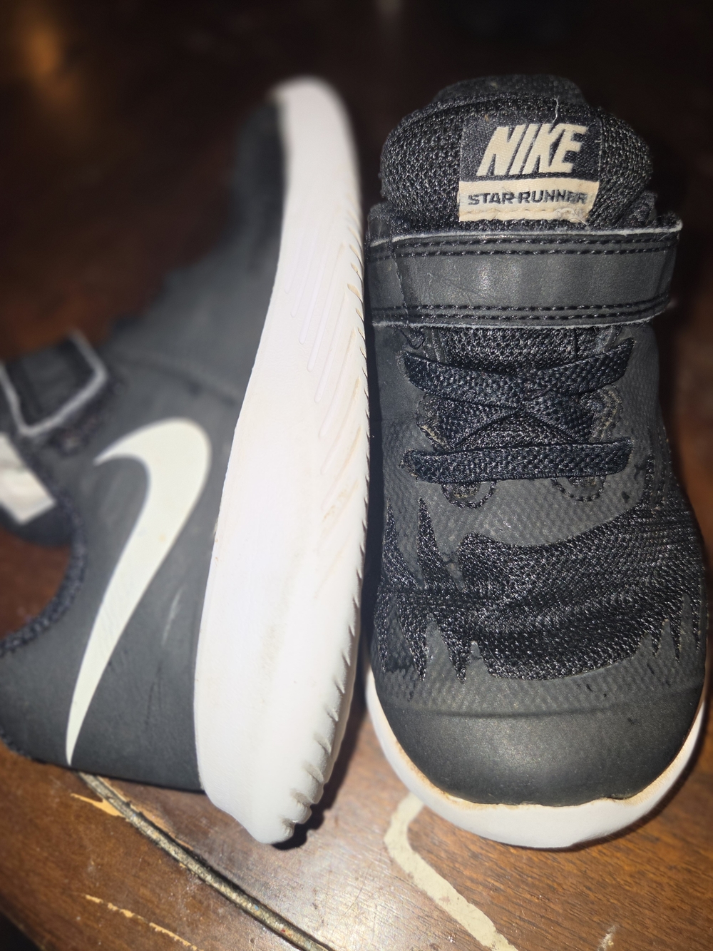 Nike Kids' Star Runner Black White Velcro Sneakers